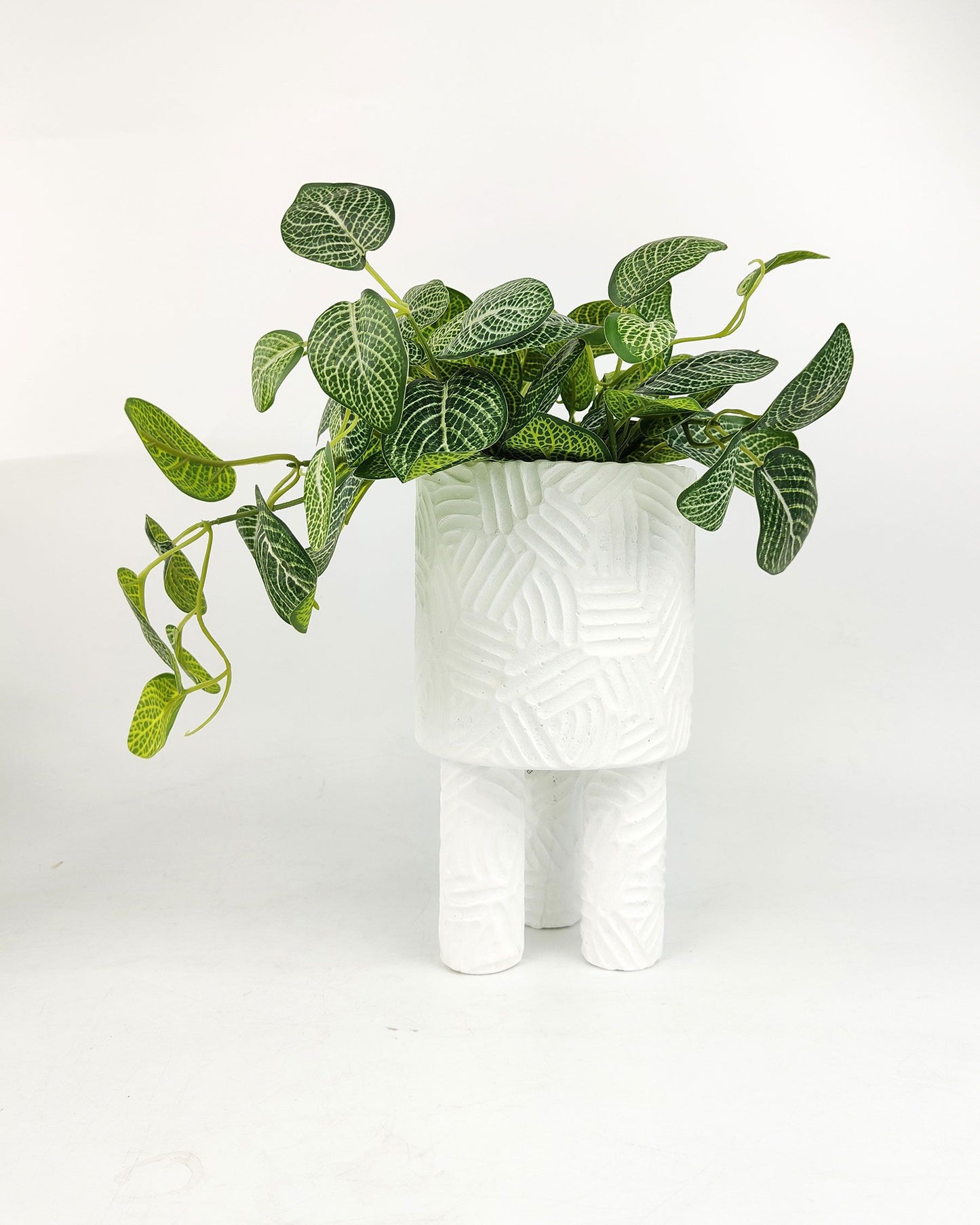 Enola Tall Planter with Legs – 21cm White Concrete Pot, Modern Indoor & Outdoor Plant Stand